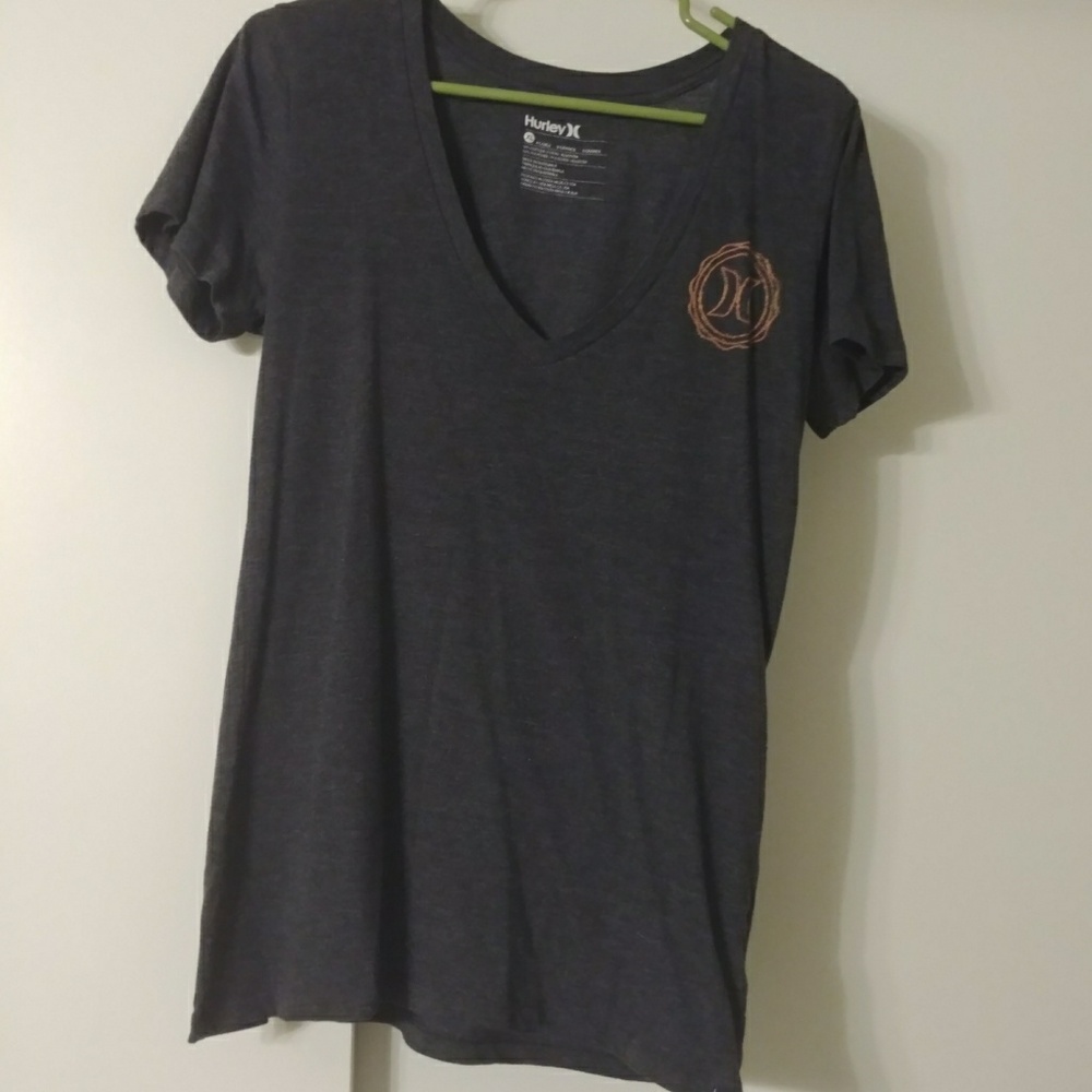 V-neck Hurley shirt